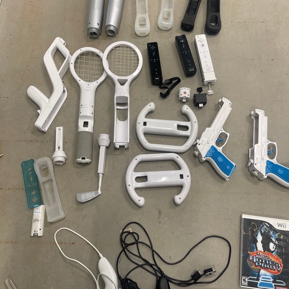 WII GAME system - Picture 3 of 6